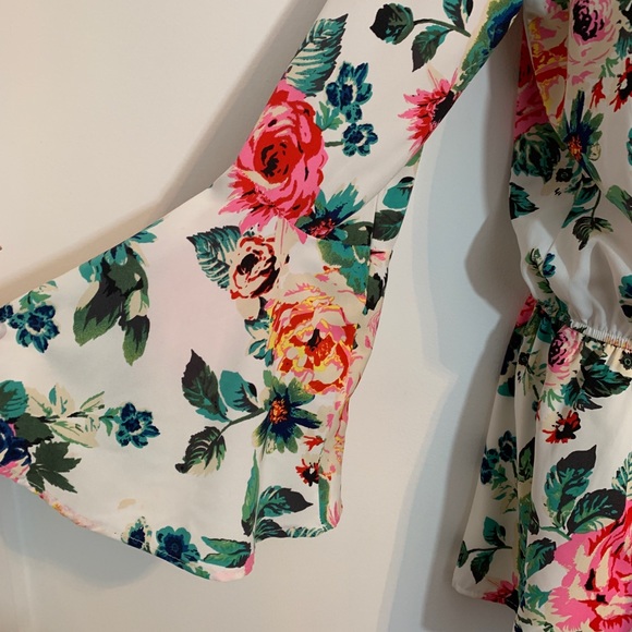 Floral romper by Vintage Havana. Size Large - Picture 6 of 8